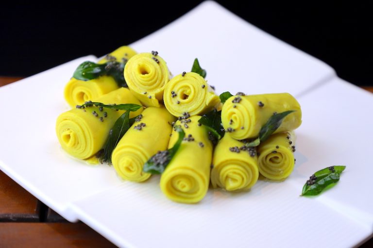 Khandvi – Gujrati khandvi recipe