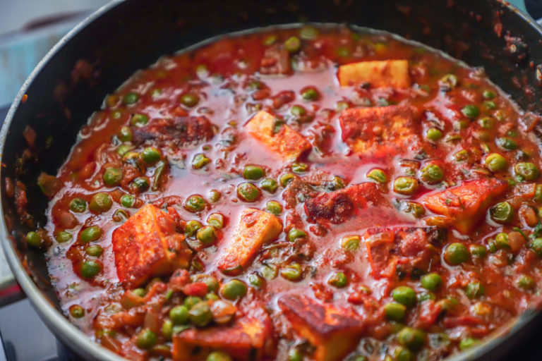 Matar paneer recipe- restaurant style matar paneer